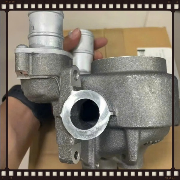 Bơm nước Porsche Macan 2015-2018 Mã 94610608031