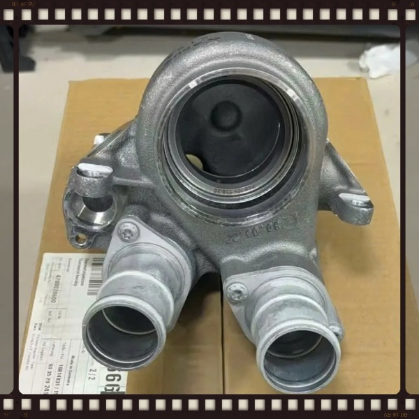 Bơm nước Porsche Macan 2015-2018 Mã 94610608031