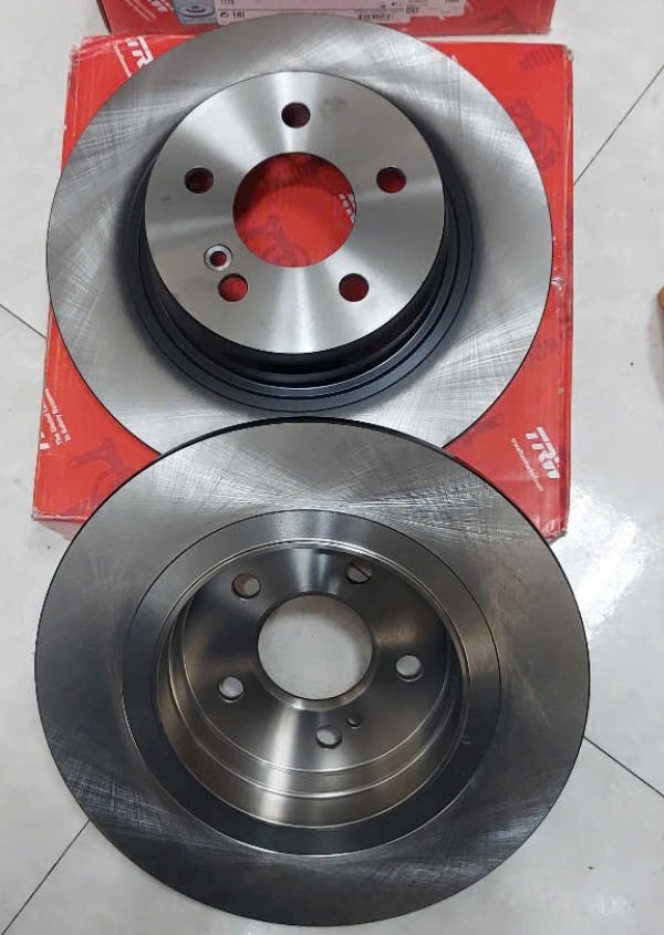 Đĩa phanh trước xe Mercedes C200 2007-2014 Mã A2124211312