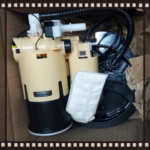 Cụm bơm xăng liền lọc Mercedes C250 2015-2021 Mã A2054701594