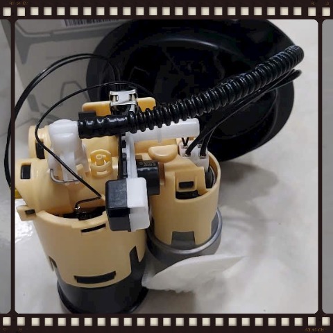 Cụm bơm xăng liền lọc Mercedes C250 2015-2021 Mã A2054701594