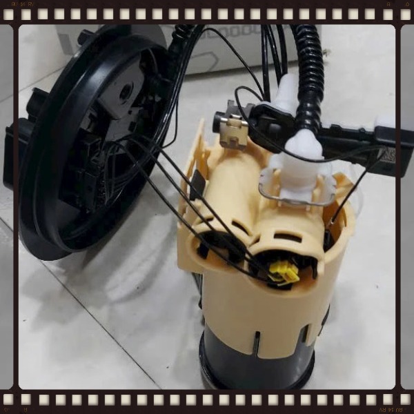 Cụm bơm xăng liền lọc Mercedes C250 2015-2021 Mã A2054701594