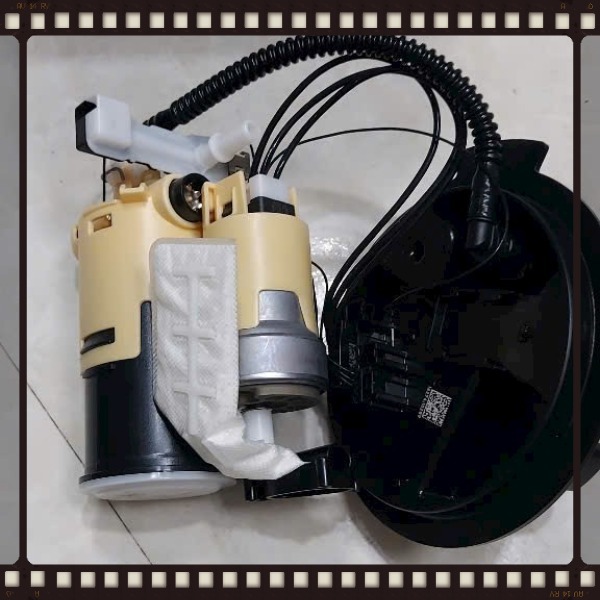 Cụm bơm xăng liền lọc Mercedes C250 2015-2021 Mã A2054701594