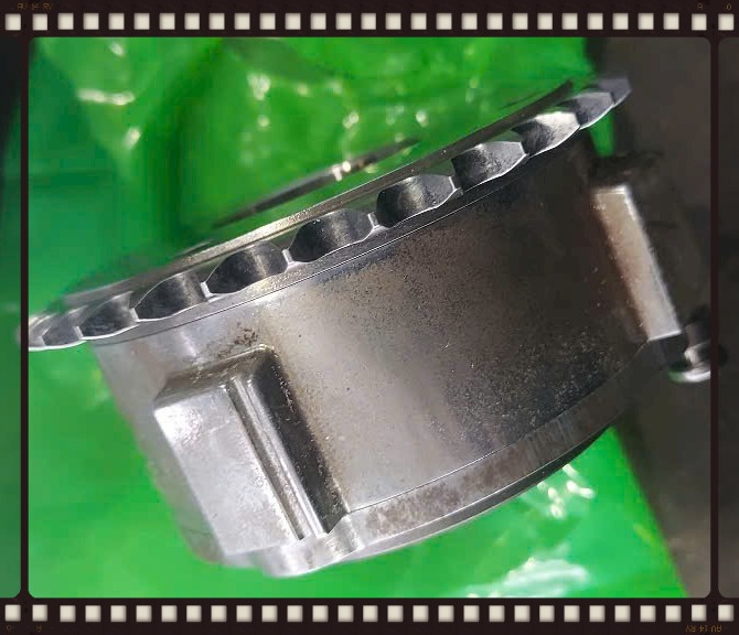 Bánh răng cam hút xe Range Rover Velar 2017-2022 Mã JDE38702