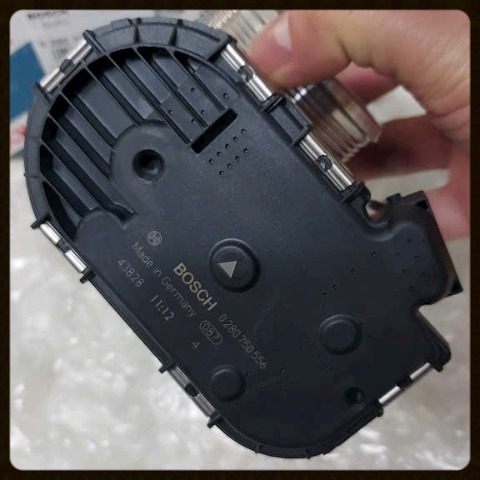 BƯỚM GA - HỌNG GA XE JAGUAR XF MÃ LR024970