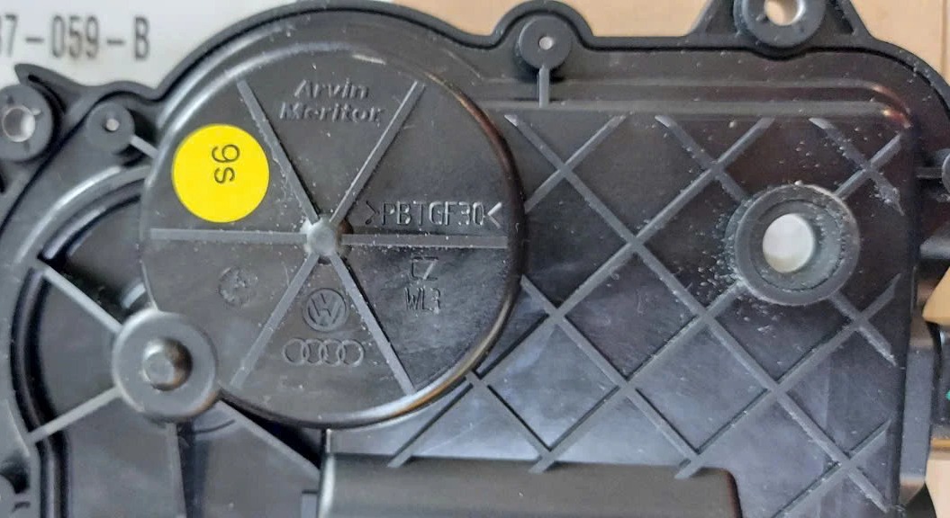 Mô tơ cửa hít Bentley Continental GT Flying Spur 2004-2013 Mã 3D0837059B