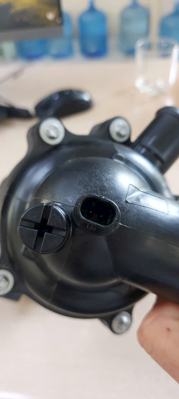 Cụm bơm nước Audi A6 2005-2011 Mã 079121013N; 079121013D