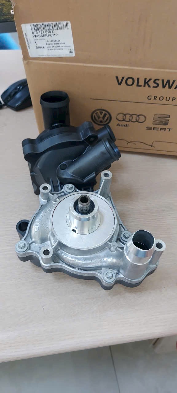 Cụm bơm nước Audi A6 2005-2011 Mã 079121013N; 079121013D