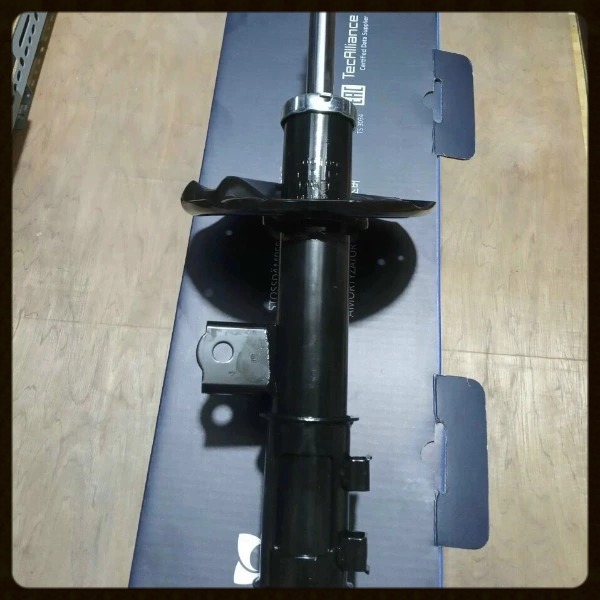 Giảm xóc trước xe Hyundai Avante 2011-2015 Mã 546612H000; 546512H000