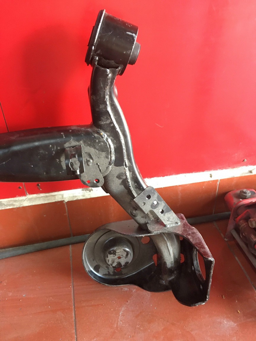 Dầm cầu sau Hyundai I20 2008-2014 Mã 551001J050