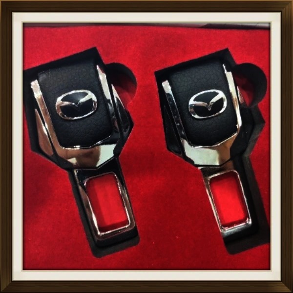 Chốt đai an toàn Mazda