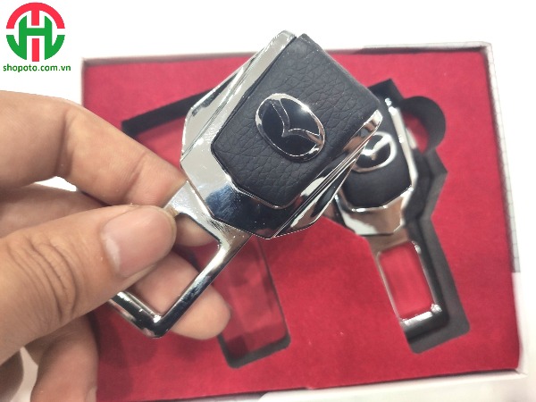 Chốt đai an toàn Mazda