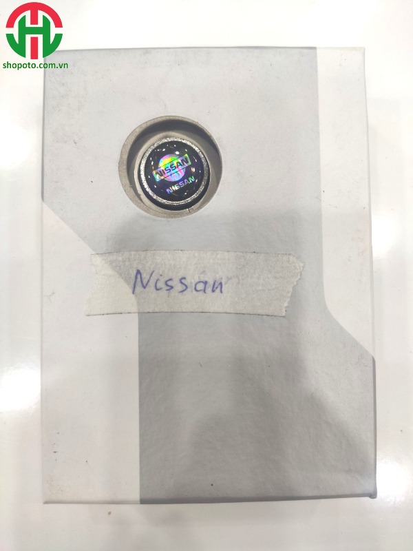 Chốt đai an toàn Nissan có khe cắm dây