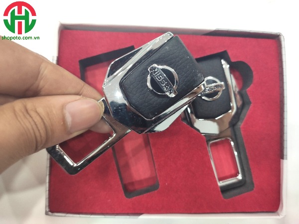 Chốt đai an toàn Nissan