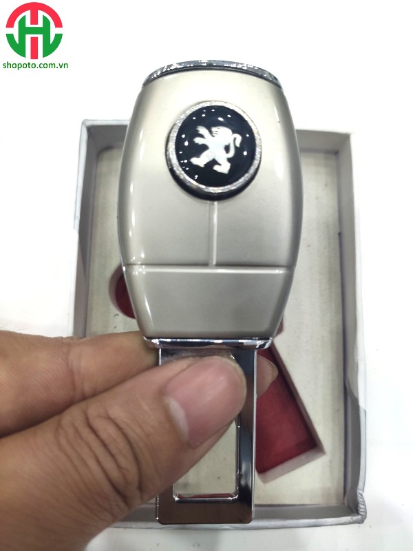 Chốt đai an toàn Peugeot có khe cắm dây