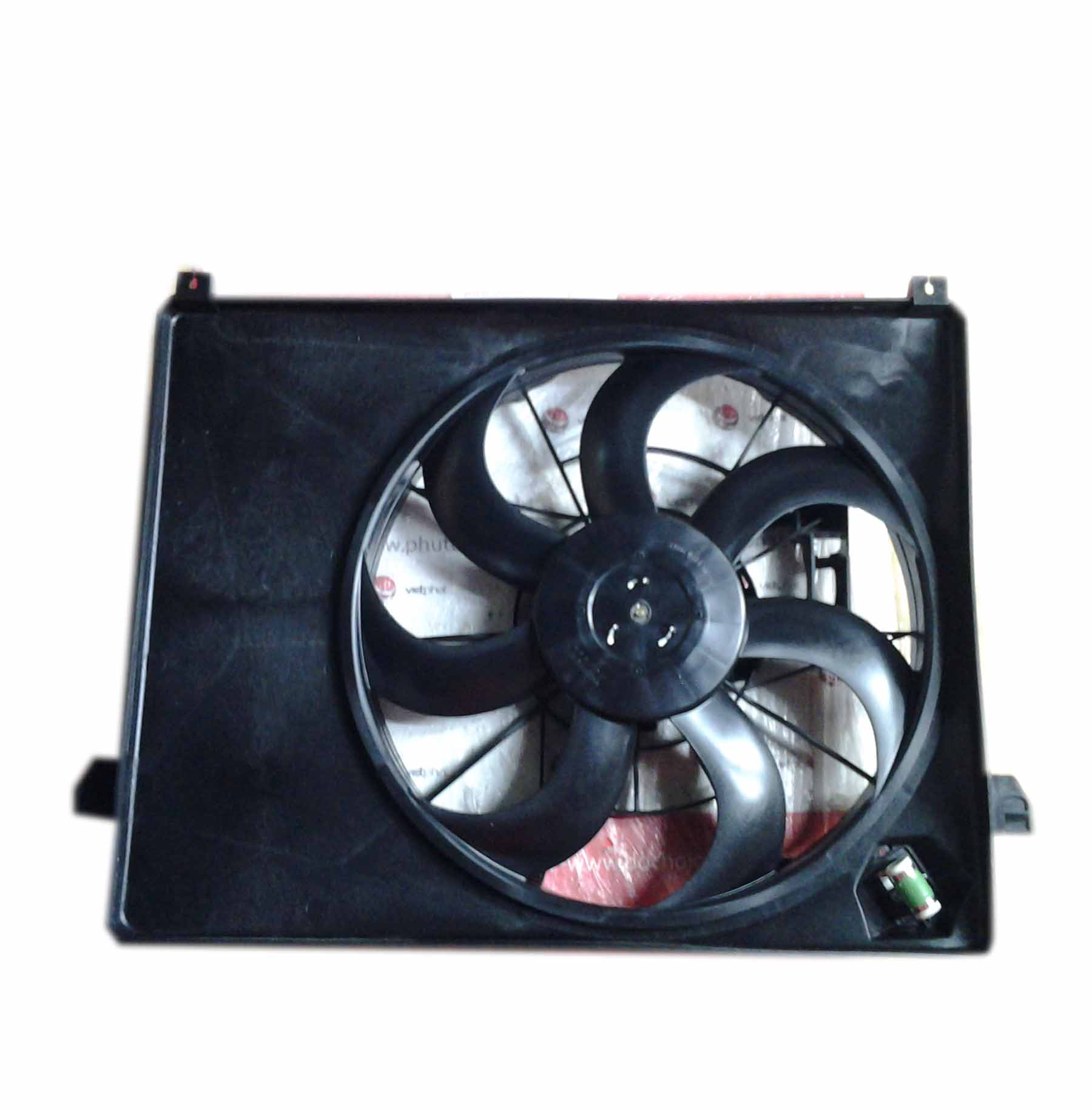 Quạt Két nước Kia Carens 2006 Mã 253801D100