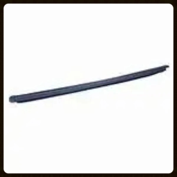 Nẹp chân kính sau phải Hyundai Getz/Click 2002-20011 Mã 832201C001