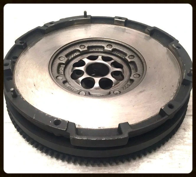 Bánh đà Hyundai Santafe 2010-2012 Mã 232002F110
