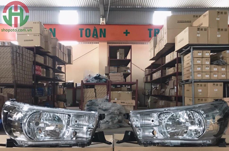 Đèn pha Toyota Hilux không bi 2016-2020