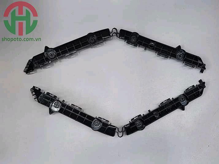 Phe cài ba đờ sốc trước, sau Toyota Innova 2017