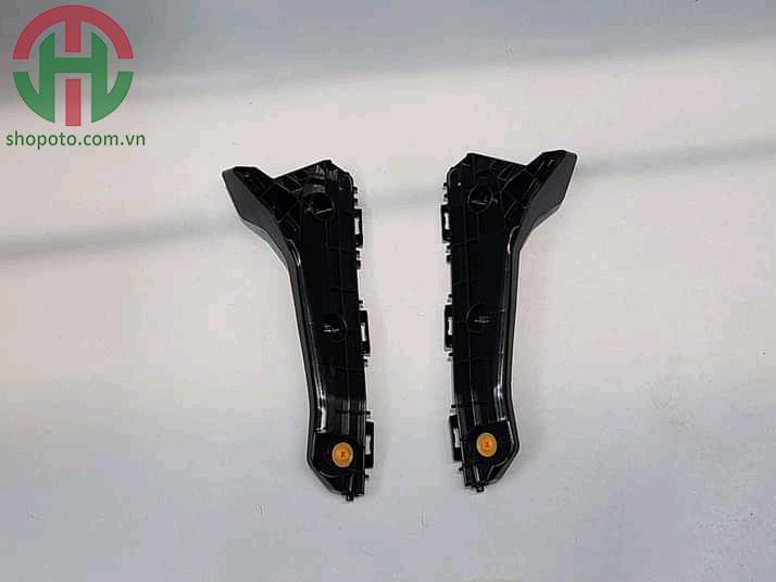 Phe cài ba đờ sốc trước, sau Toyota Innova 2017