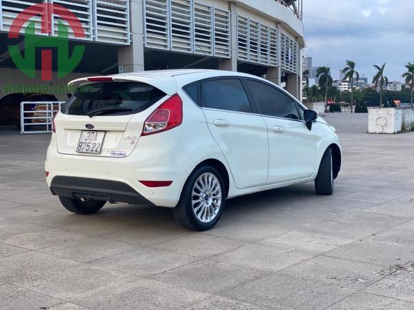 Ford Fiesta 2015 AT