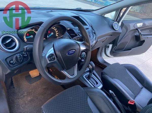 Ford Fiesta 2015 AT