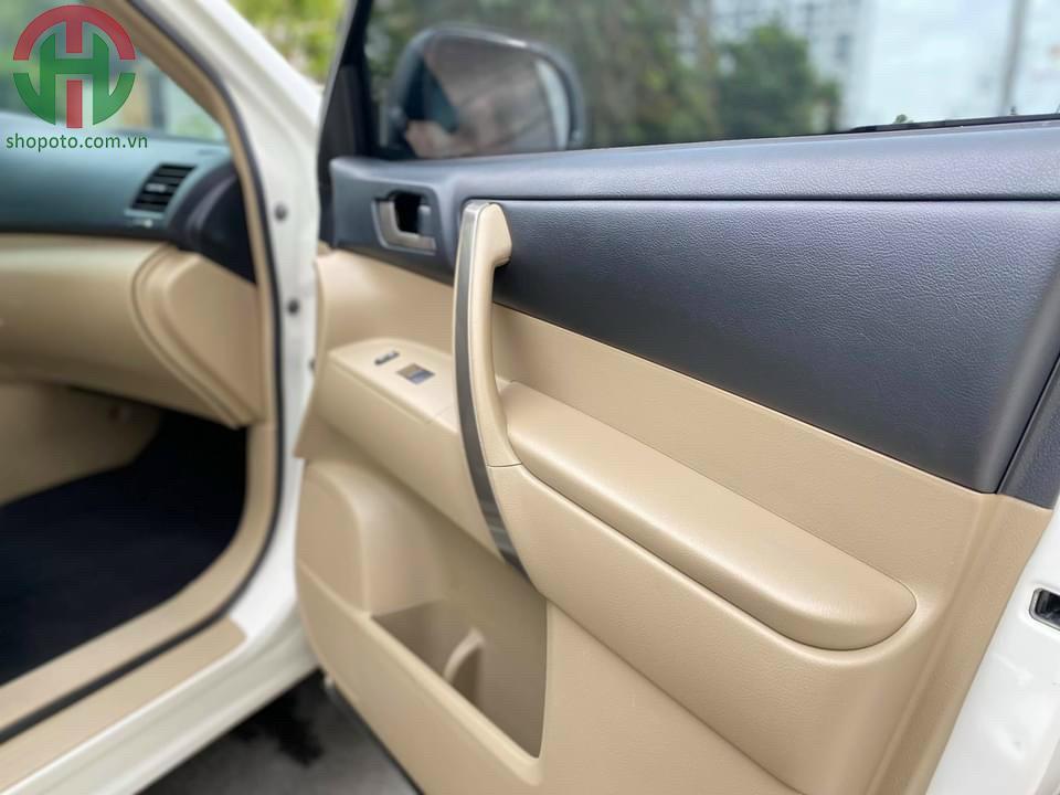 Toyota Highlander 2011 AT