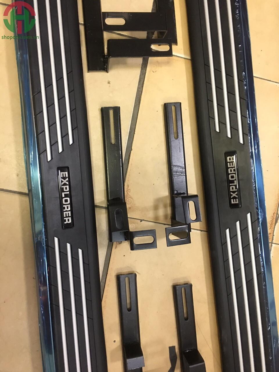 Bệ bước chân Ford Explorer