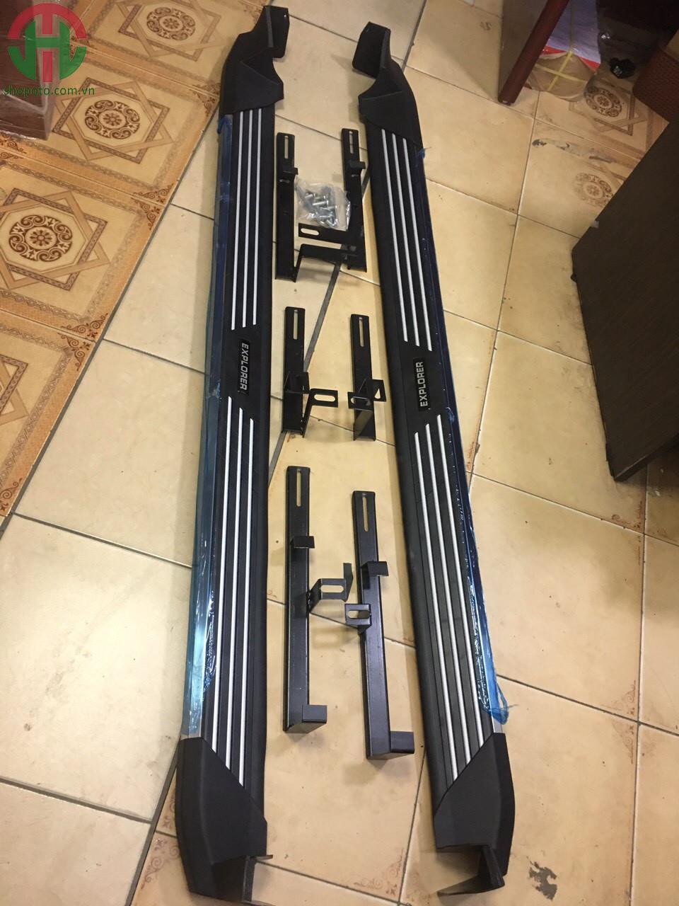 Bệ bước chân Ford Explorer