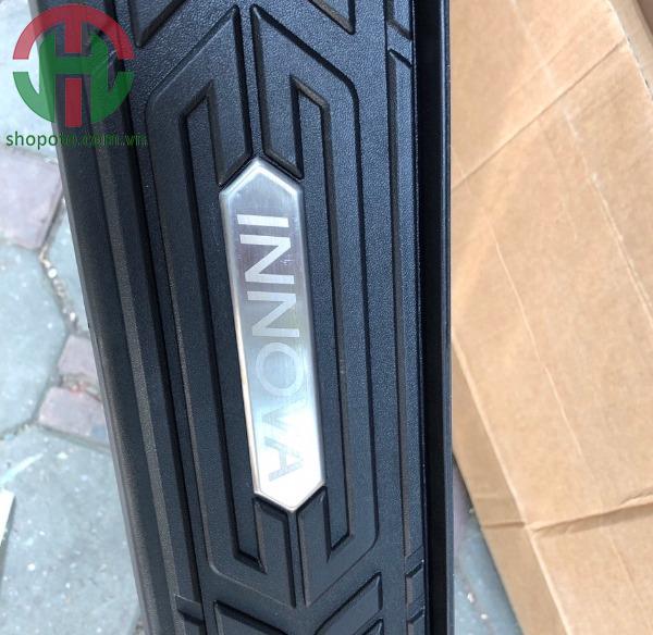 Bậc lên xuống Toyota Innova