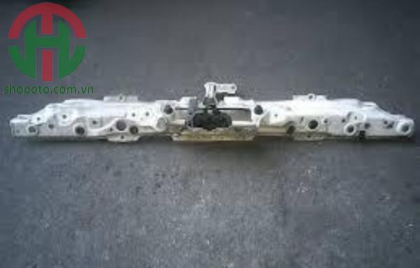 Xương đầu xe Toyota Hiace 2007