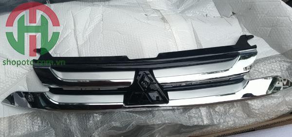 Mặt ca lăng Mitsubishi Outlander 2018