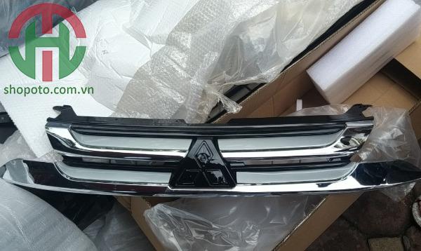 Mặt ca lăng Mitsubishi Outlander 2018