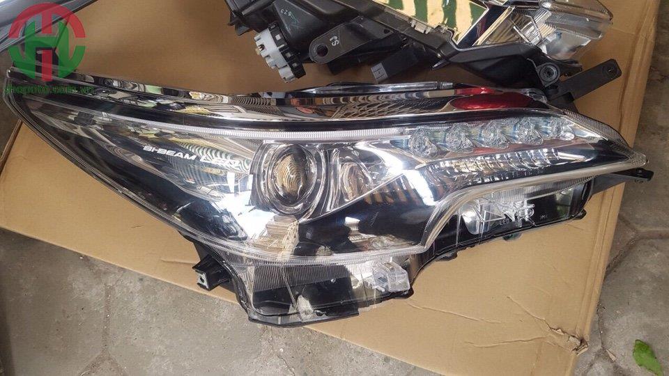 Đèn pha Toyota Fortuner 2017 có led