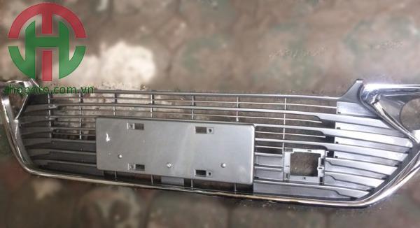 Lưới cản trước Toyota Camry 2015