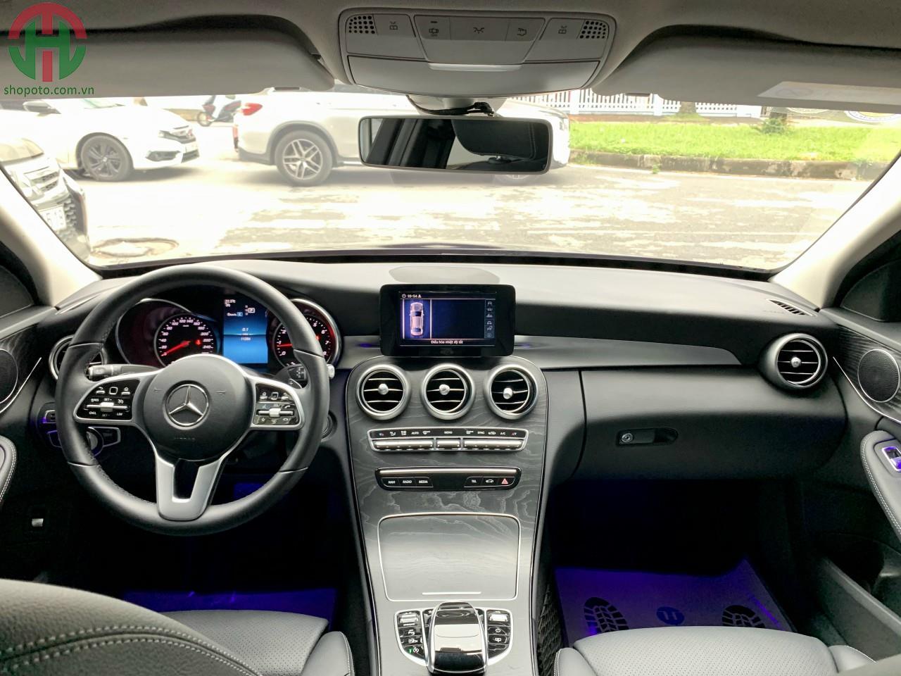 Mercedes C200 xanh Cavansite 2020