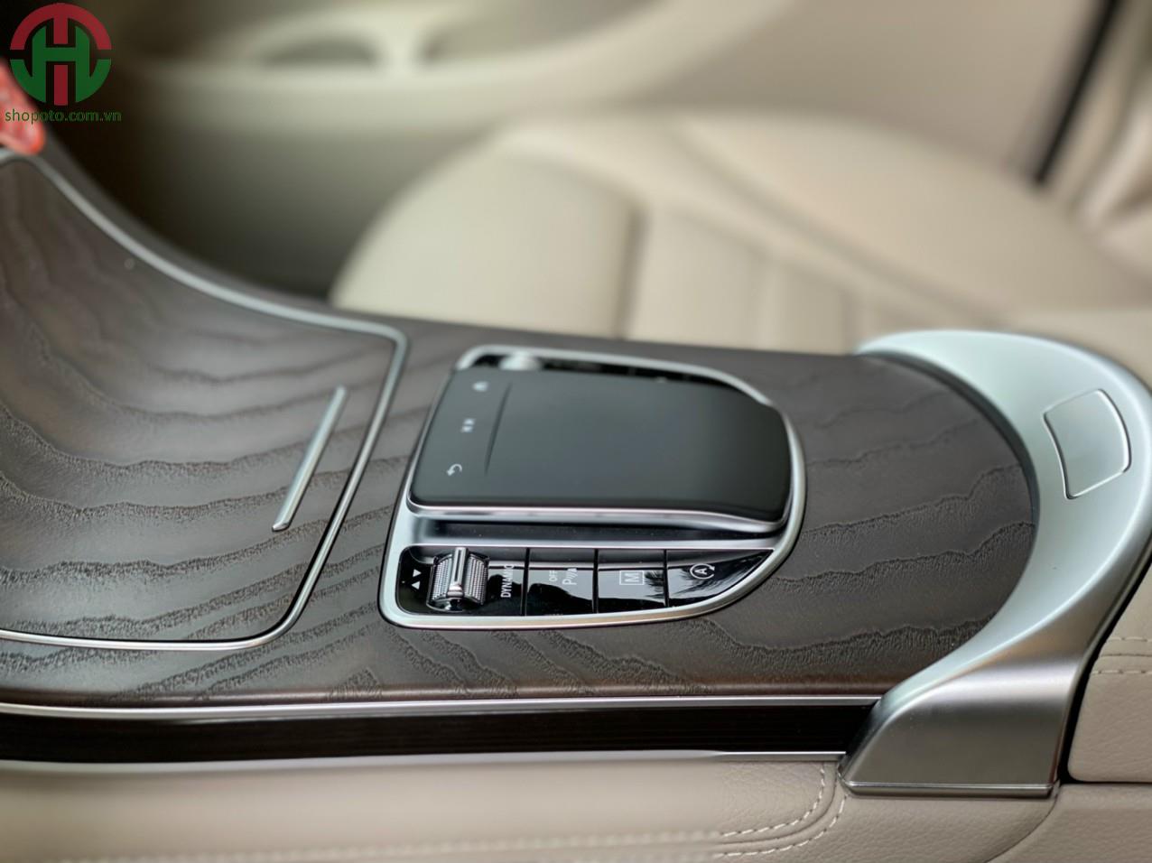 Mercedes GLC 200 - 4 Matic đời 2020