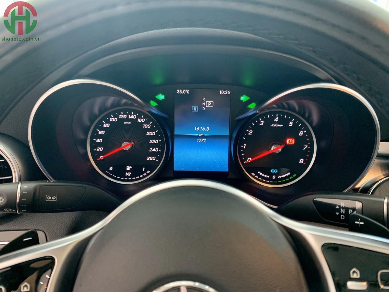 Mercedes C200 đăng kí 2019 màu đỏ