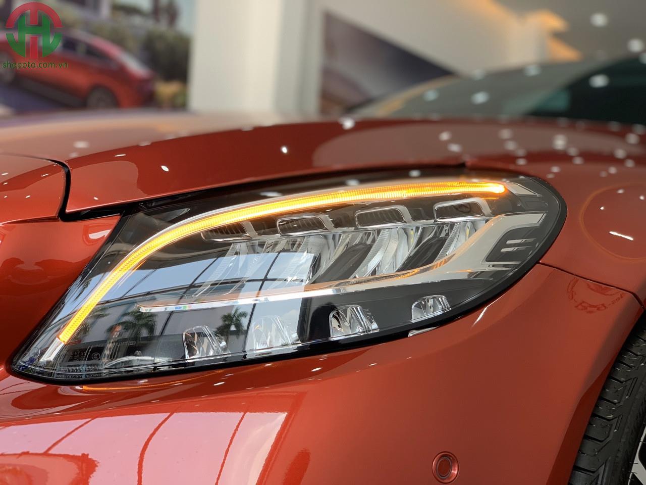 Mercedes C200 đăng kí 2019 màu đỏ