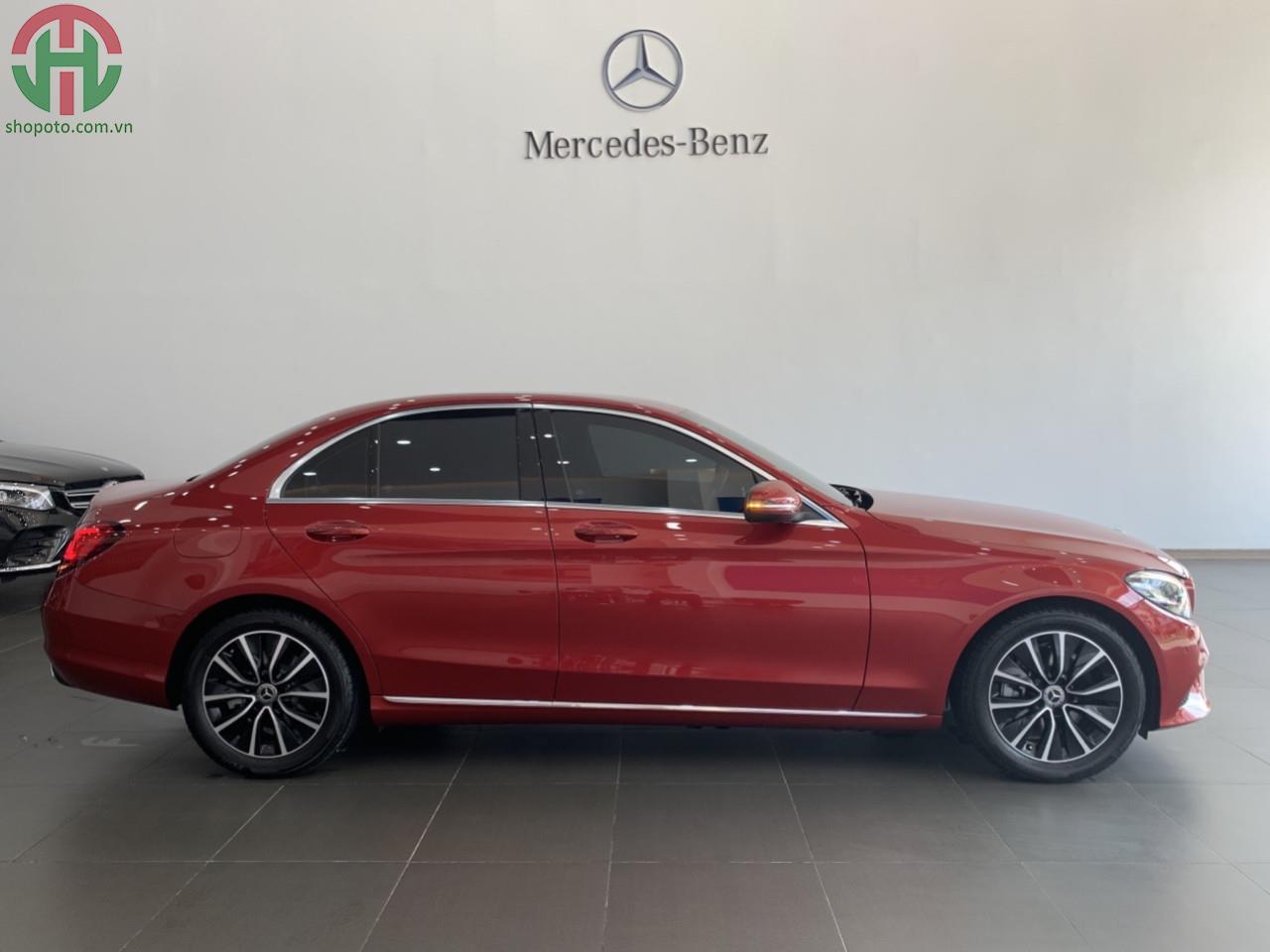 Mercedes C200 đăng kí 2019 màu đỏ