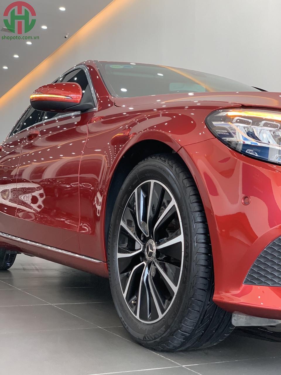Mercedes C200 đăng kí 2019 màu đỏ