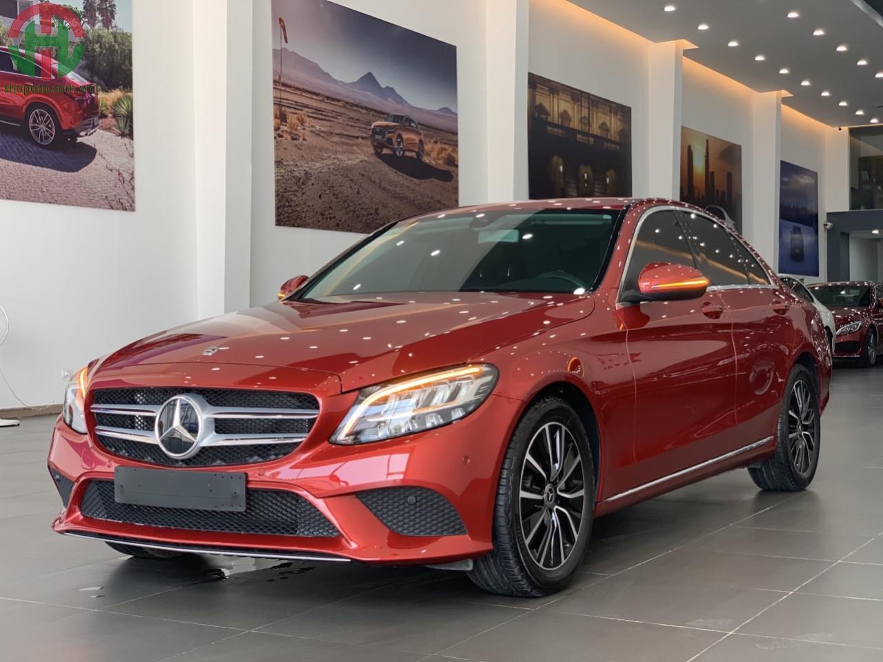 Mercedes C200 đăng kí 2019 màu đỏ
