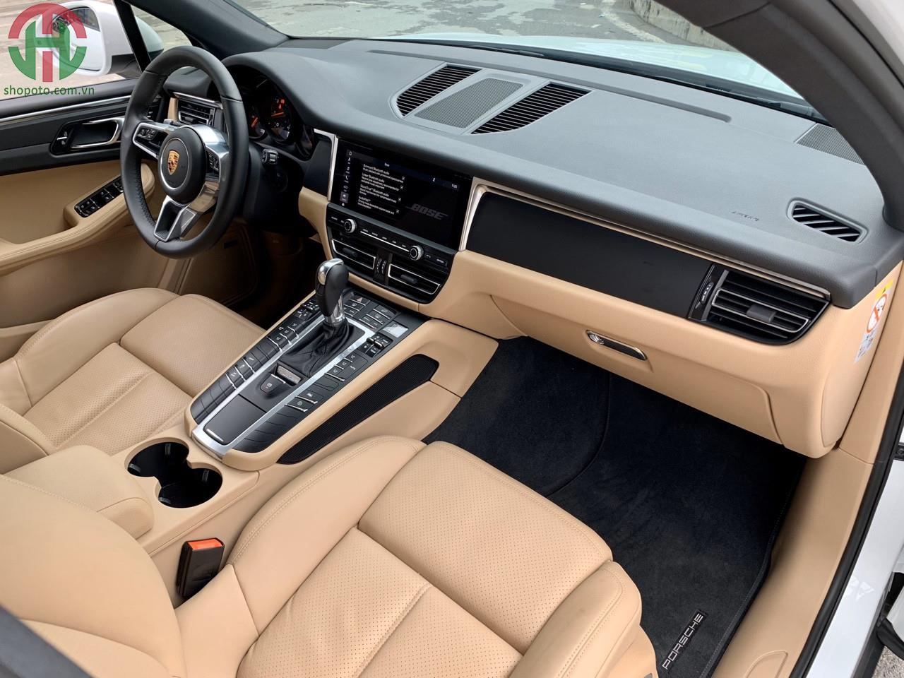 Porsche Macan model 2020