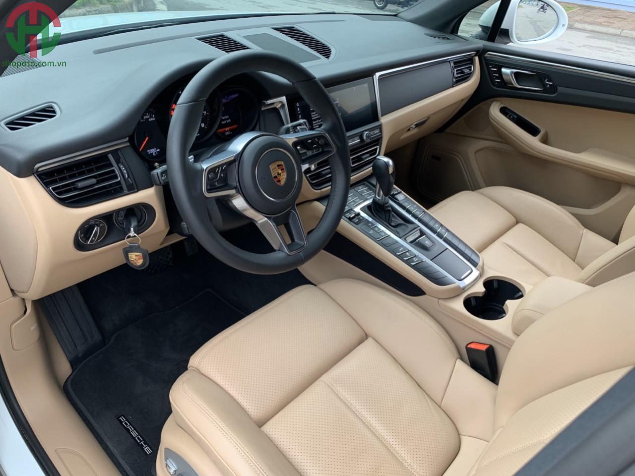Porsche Macan model 2020