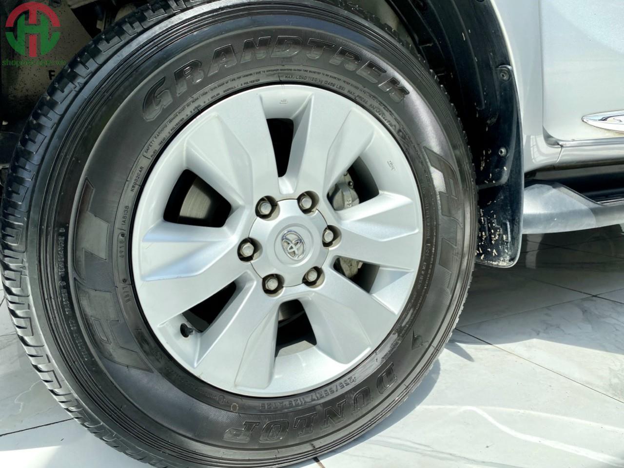 Toyota HiLux 2.4 AT 4X2 1 Cầu 2019