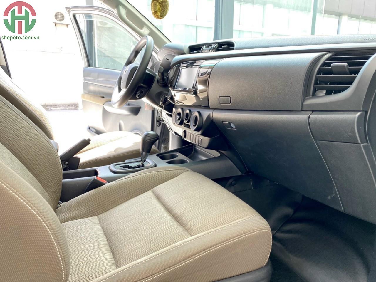 Toyota HiLux 2.4 AT 4X2 1 Cầu 2019