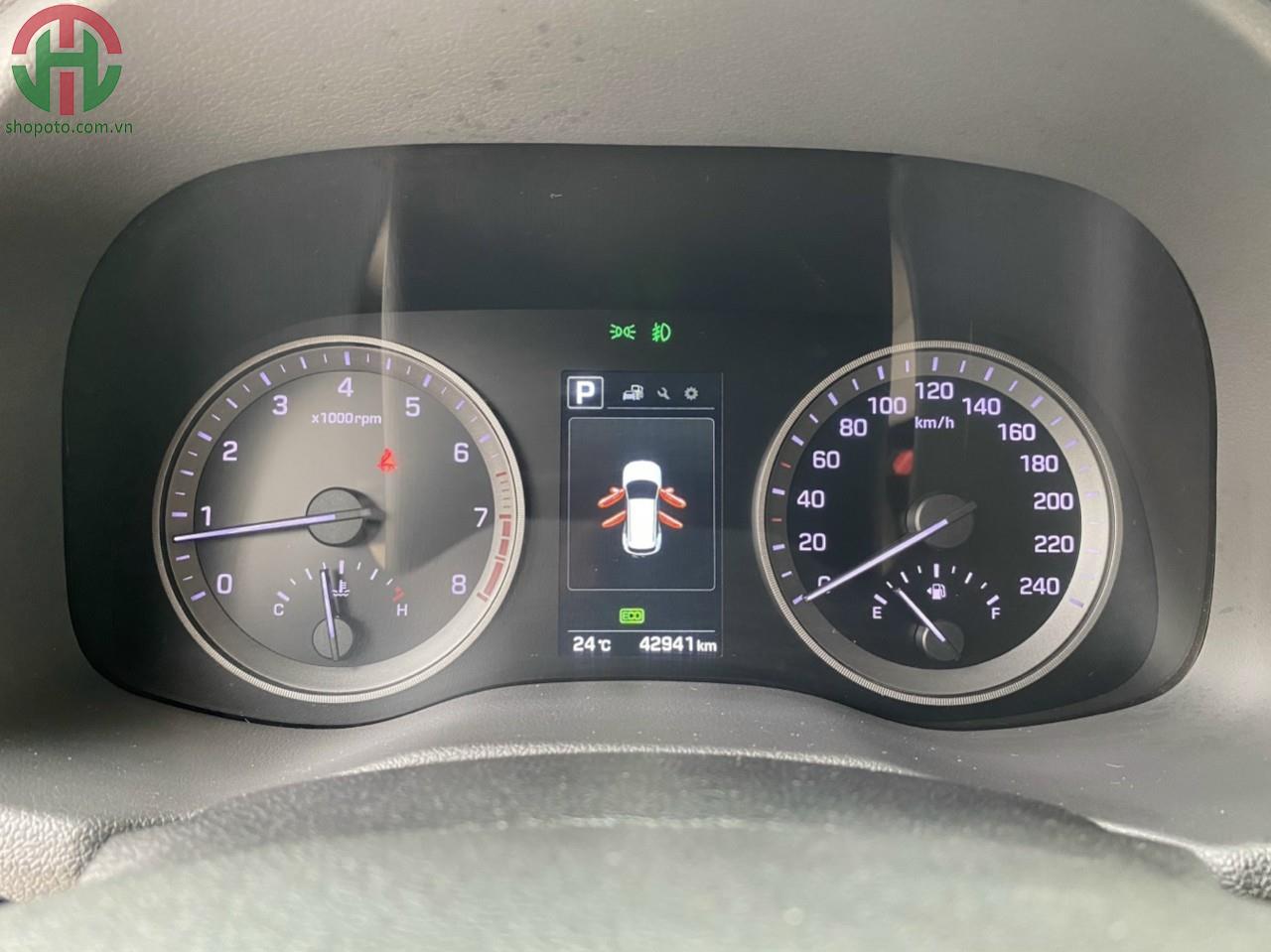 Hyundai Tucson 2.0 AT 2016 Màu Đỏ