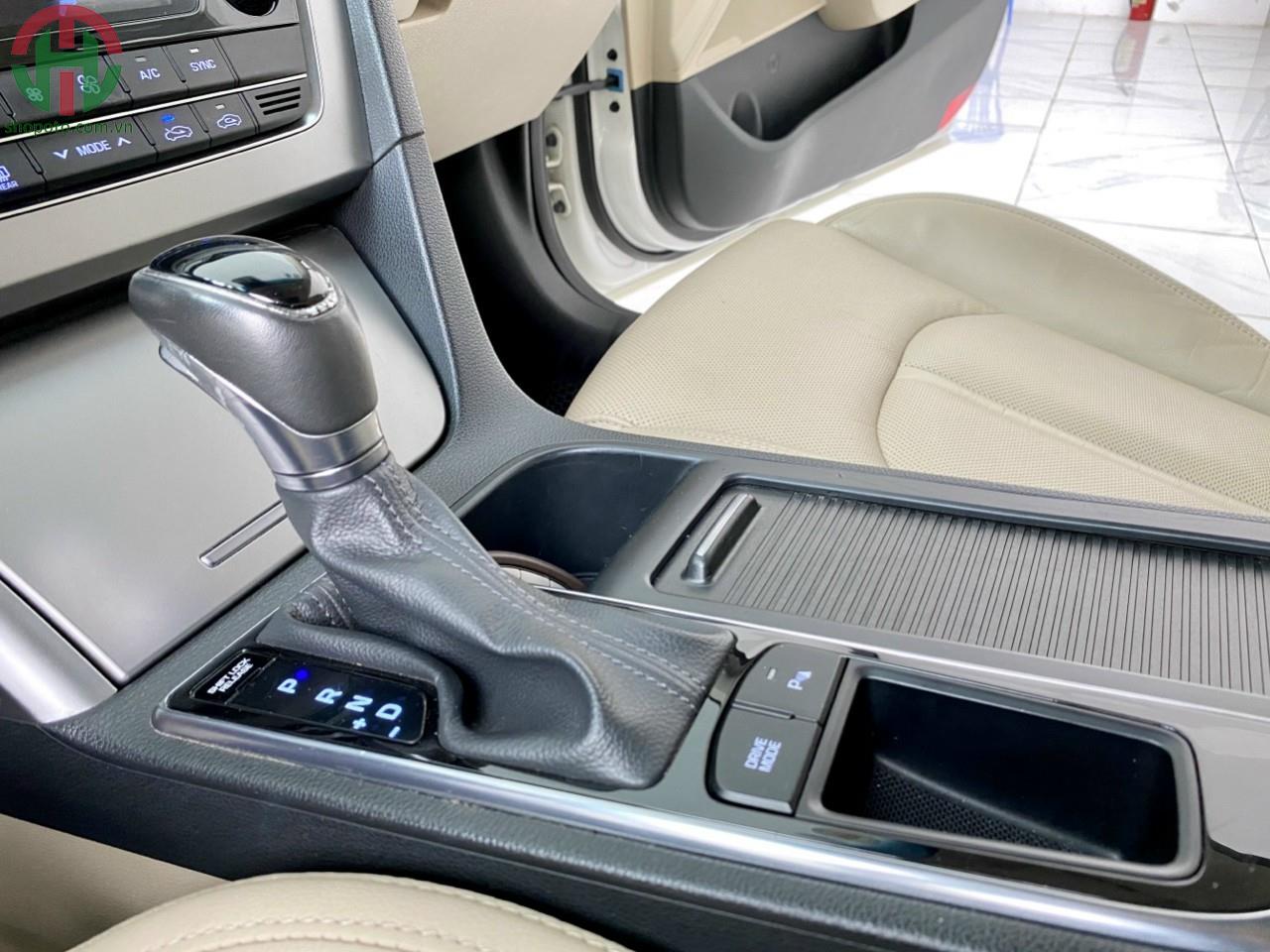 Hyundai Sonata 2.0 AT 2015 màu Trắng