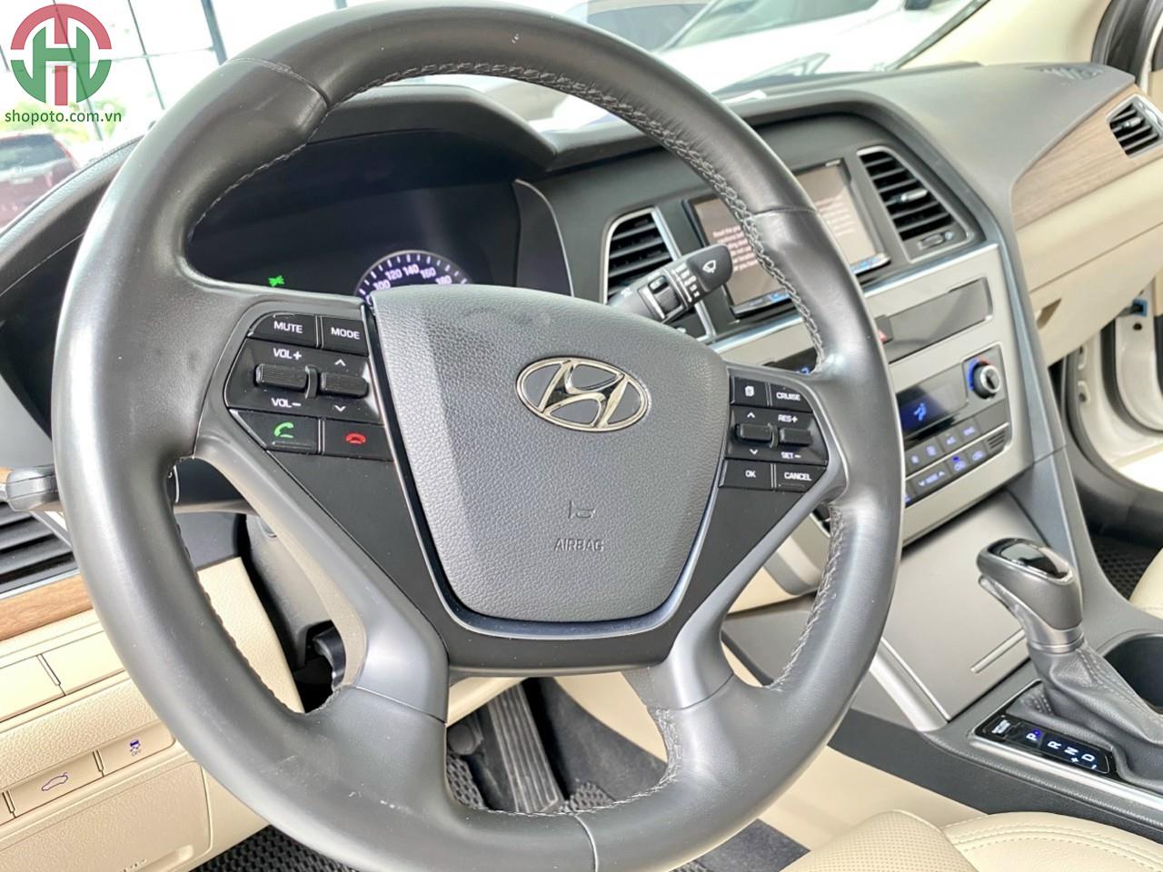 Hyundai Sonata 2.0 AT 2015 màu Trắng